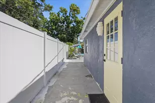 664 60th St S, Saint Petersburg, FL 33707 - Photo 24