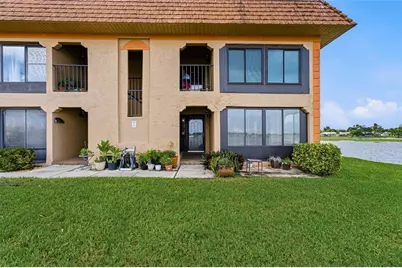 10142 Seminole Island Drive, Largo, FL 33773 - Photo 2