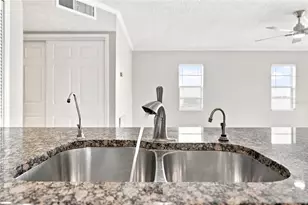 10142 Seminole Island Dr, Largo, FL 33773 - Photo 22