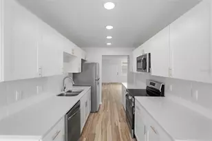 4720 Locust St NE, Saint Petersburg, FL 33703 - Photo 10