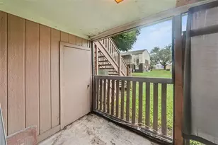 305 E Wellington Ct, Tampa, FL 33604 - Photo 10