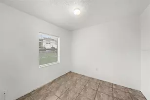 305 E Wellington Ct, Tampa, FL 33604 - Photo 8