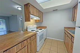9509 Fieldview Cir, Thonotosassa, FL 33592 - Photo 4