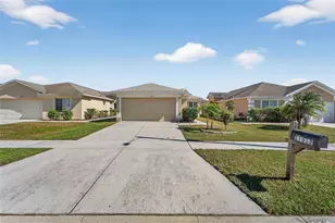 11812 Lynmoor Dr, Riverview, FL 33579 - Photo 2