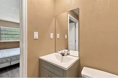 8010 Sharon Drive, Tampa, FL 33617 - Photo 18