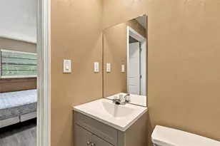 8010 Sharon Dr, Tampa, FL 33617 - Photo 18