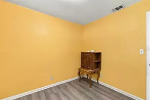 8010 Sharon Dr, Tampa, FL 33617 - Photo 10