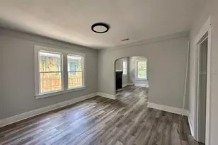 1021 E Cayuga St, Tampa, FL 33603 - Photo 8