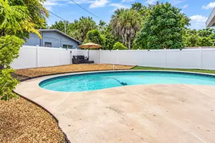 2429 Park St N, Saint Petersburg, FL 33710 - Photo 14