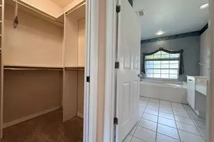 5829 Carriage Dr, Sarasota, FL 34243 - Photo 20