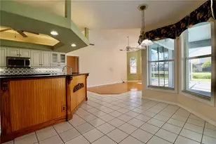 5829 Carriage Dr, Sarasota, FL 34243 - Photo 8