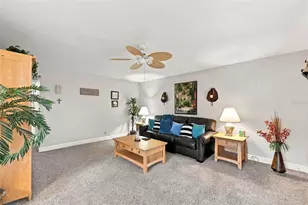 1802 Bedford Ln, Sun City Center, FL 33573 - Photo 4