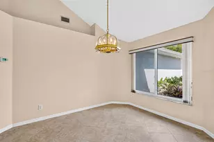 1704 Tremont Ct, Sun City Center, FL 33573 - Photo 14