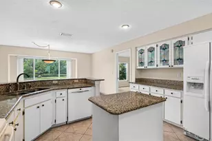 1704 Tremont Ct, Sun City Center, FL 33573 - Photo 18