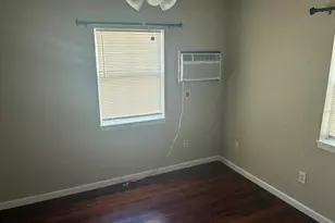 255 6th Ave N, Saint Petersburg, FL 33701 - Photo 2