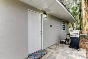 318 Deer Cove Ln, Lutz, FL 33548 - Photo 2