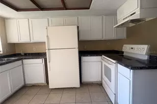 12723 Lockey Ln, Tampa, FL 33612 - Photo 2