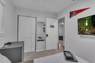 5210 S Zion St, Tampa, FL 33611 - Photo 10