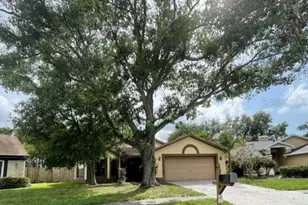 1520 Attleboro Ln, Brandon, FL 33511 - Photo 2