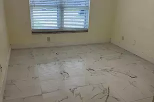 7920 George Washington Ln, Tampa, FL 33637 - Photo 16