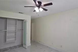 7920 George Washington Ln, Tampa, FL 33637 - Photo 20