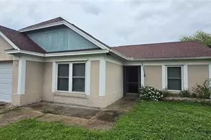 7920 George Washington Ln, Tampa, FL 33637 - Photo 2