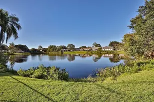 7920 George Washington Ln, Tampa, FL 33637 - Photo 28