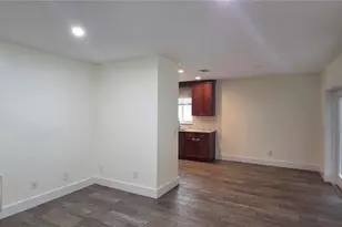 7920 George Washington Ln, Tampa, FL 33637 - Photo 8