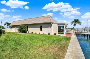 594 Boca Ciega Point Blvd N, Saint Petersburg, FL 33708 - Photo 24
