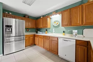 10628 Collar Dr, San Antonio, FL 33576 - Photo 4