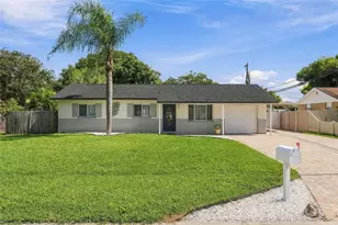 9727 Groveland St, Seminole, FL 33772 - Photo 2