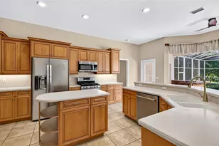 725 Citrus Wood Ln, Valrico, FL 33594 - Photo 12