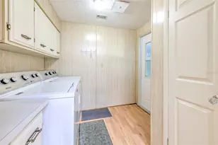 35207 Makenzie St, Zephyrhills, FL 33541 - Photo 22