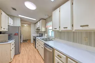 35207 Makenzie St, Zephyrhills, FL 33541 - Photo 20