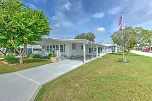35207 Makenzie St, Zephyrhills, FL 33541 - Photo 4