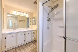 35207 Makenzie St, Zephyrhills, FL 33541 - Photo 30
