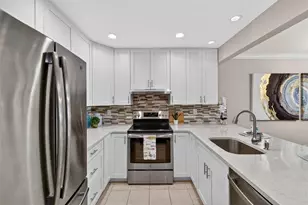731 83rd Ave N, Saint Petersburg, FL 33702 - Photo 4