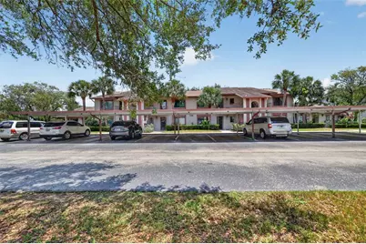 731 83rd Avenue N #105, Saint Petersburg, FL 33702 - Photo 1