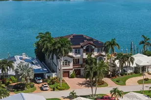 7851 9th Ave S, Saint Petersburg, FL 33707 - Photo 1