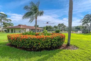 4885 1st St NE, Saint Petersburg, FL 33703 - Photo 14