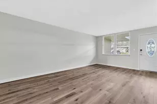 4885 1st St NE, Saint Petersburg, FL 33703 - Photo 20