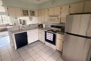 4805 Sunnybrook Dr, New Port Richey, FL 34653 - Photo 10