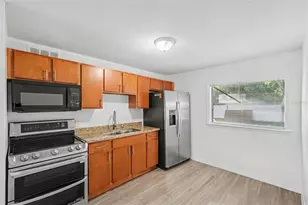2433 S Ramona Cir, Tampa, FL 33612 - Photo 6