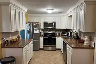 15 Thatch Palm St E, Largo, FL 33770 - Photo 10