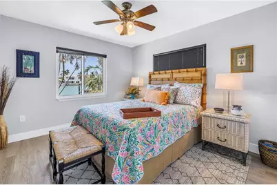 10128 Yacht Club Drive, Treasure Island, FL 33706 - Photo 32