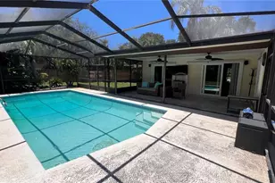 10007 Linden Pl Dr, Seminole, FL 33776 - Photo 2