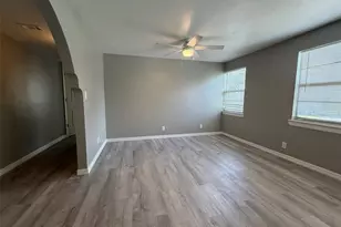 101 W Lemon St, Tarpon Springs, FL 34689 - Photo 8