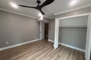 101 W Lemon St, Tarpon Springs, FL 34689 - Photo 10