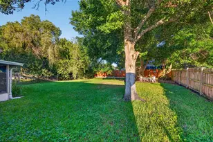 1835 West Dr, Clearwater, FL 33755 - Photo 20