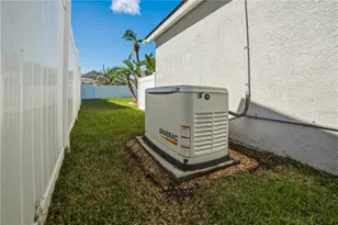 6241 Crickethollow Dr, Riverview, FL 33578 - Photo 30